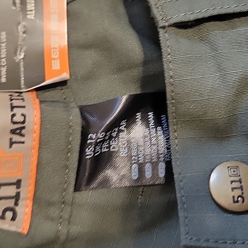 Womens Green Cargo Pants - Picture 2 of 5